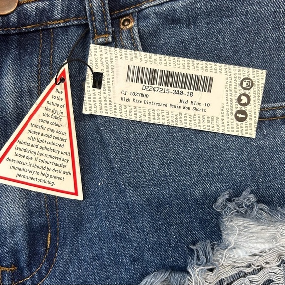 Boohoo Blue High Rise High Waist Graduated Distressed Mom Shorts - Picture 6 of 6